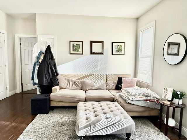 6 Rice St 1, Brookline, MA 02445