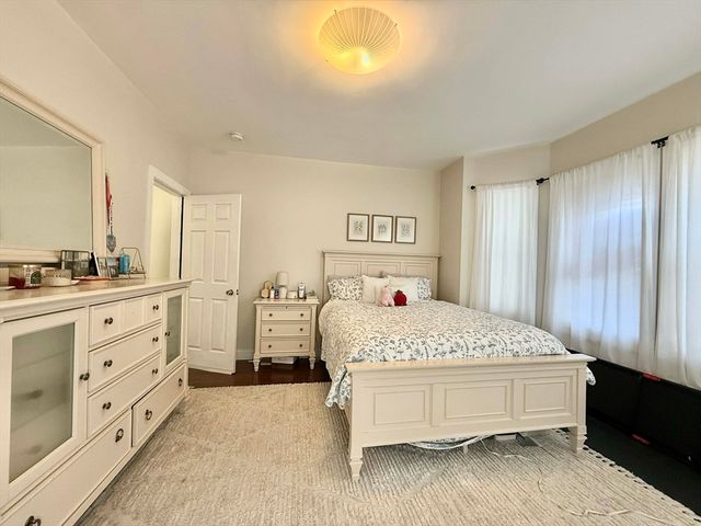 6 Rice St 1, Brookline, MA 02445