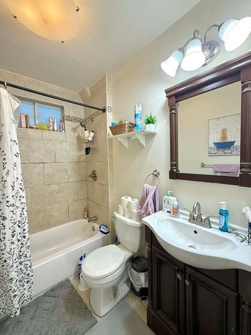 6 Rice St 1, Brookline, MA 02445