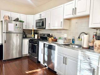 6 Rice St 1, Brookline, MA 02445