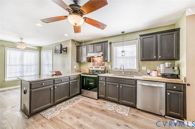 13542 Laketree Dr, Chester, VA 23831