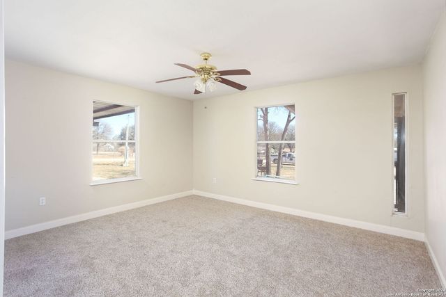 620 County Road 6846, Lytle, TX 78052