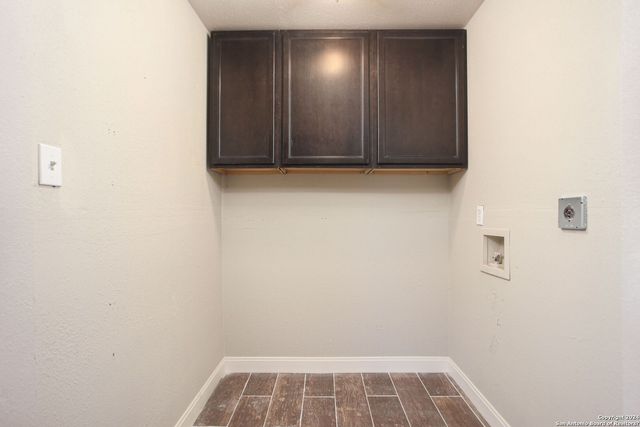 620 County Road 6846, Lytle, TX 78052