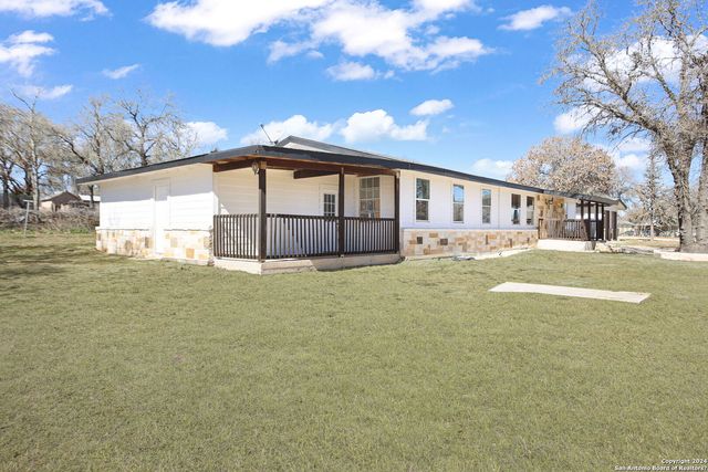 620 County Road 6846, Lytle, TX 78052