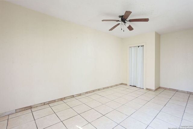 620 County Road 6846, Lytle, TX 78052