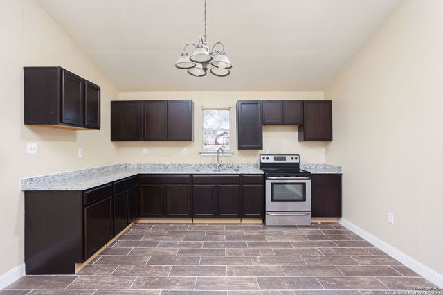 620 County Road 6846, Lytle, TX 78052