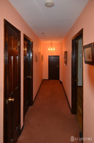 27 Henley Street, Woodbridge Proper, NJ 07095