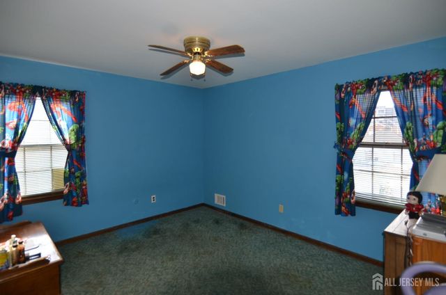 27 Henley Street, Woodbridge Proper, NJ 07095