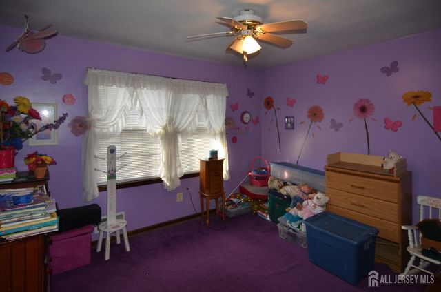 27 Henley Street, Woodbridge Proper, NJ 07095