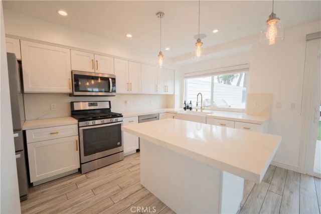 34 Cormorant Circle, Newport Beach, CA 92660