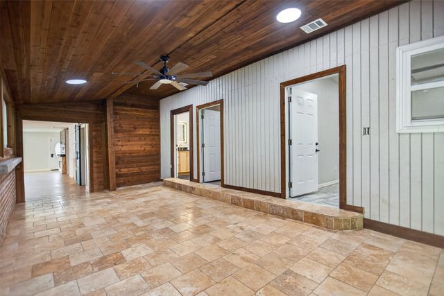 335 Avenue I, Dallas, TX 75203