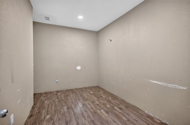 335 Avenue I, Dallas, TX 75203