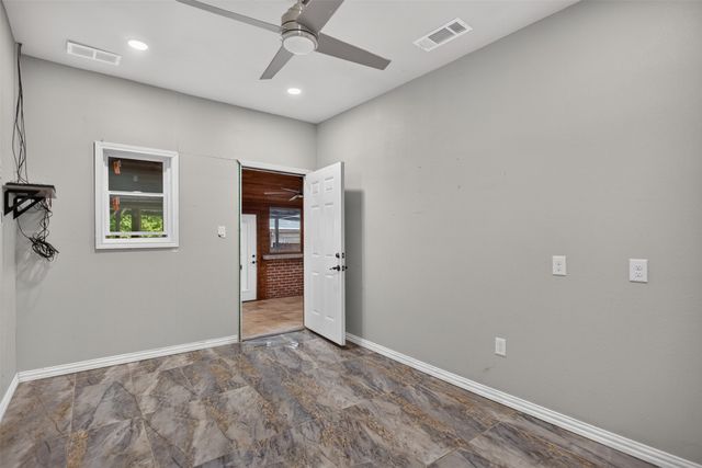 335 Avenue I, Dallas, TX 75203