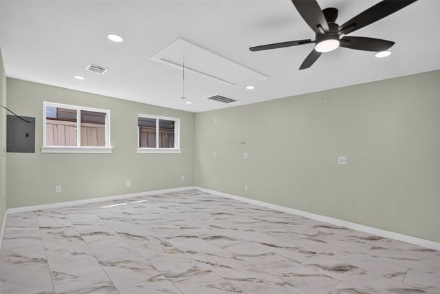 335 Avenue I, Dallas, TX 75203