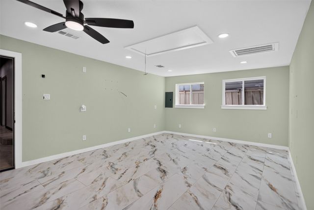 335 Avenue I, Dallas, TX 75203