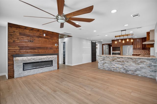 335 Avenue I, Dallas, TX 75203