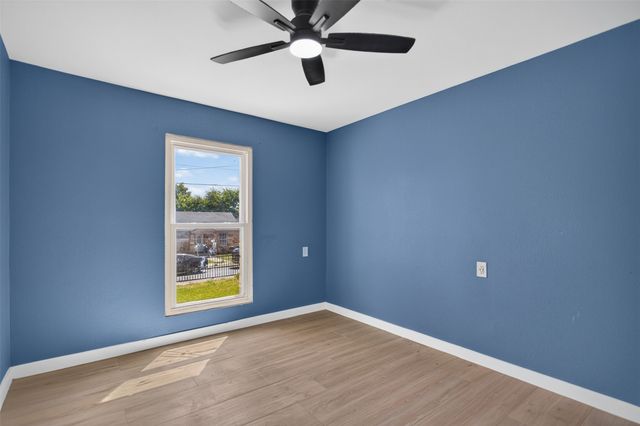 335 Avenue I, Dallas, TX 75203