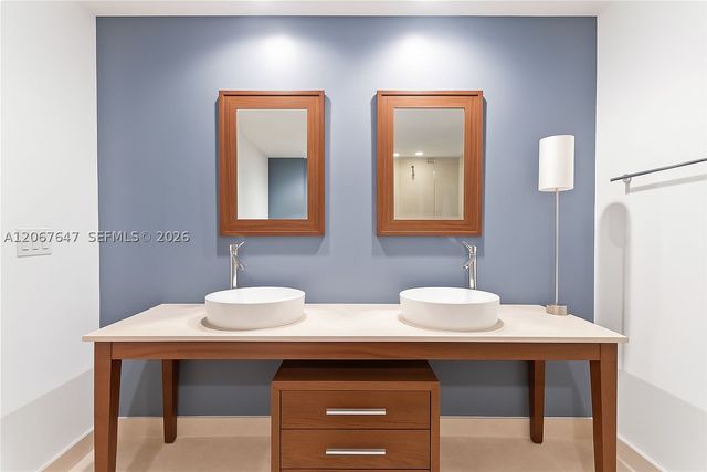 495 Brickell Ave 5104, Miami, FL 33131