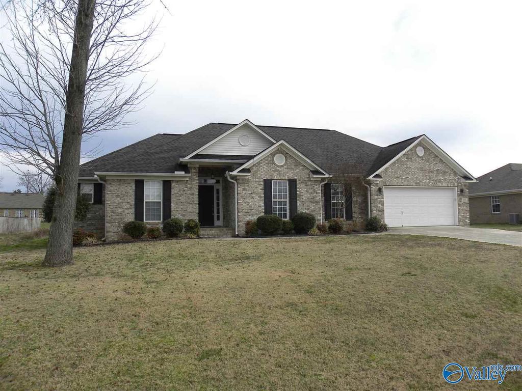 105 Fawn Forest Drive, New Market, AL 35761