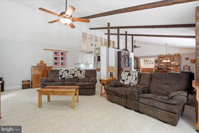 209 E MANOR LN, Lehighton, PA 18235