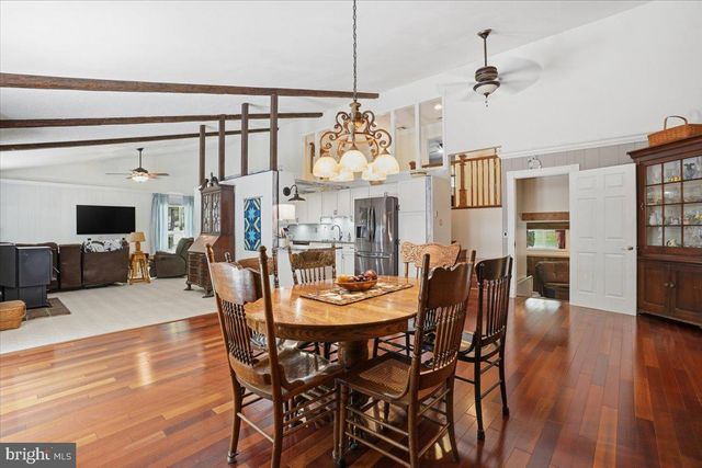 209 E MANOR LN, Lehighton, PA 18235