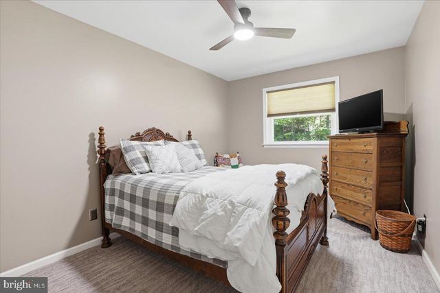 209 E MANOR LN, Lehighton, PA 18235