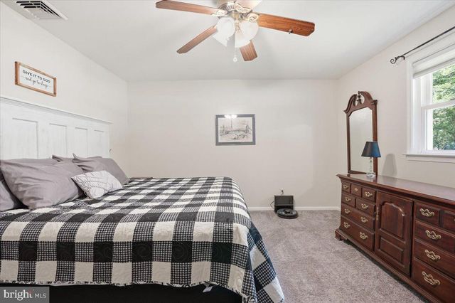 209 E MANOR LN, Lehighton, PA 18235