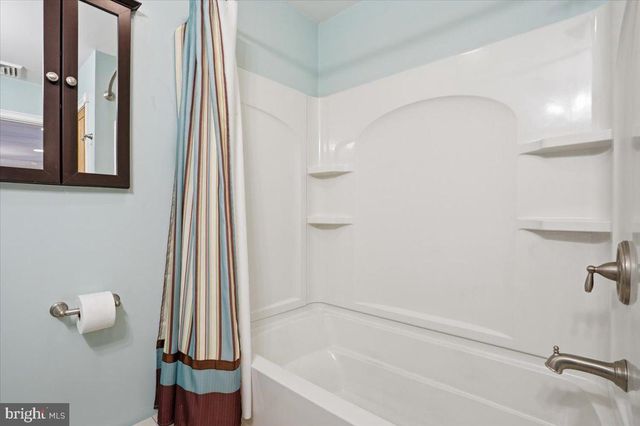 209 E MANOR LN, Lehighton, PA 18235