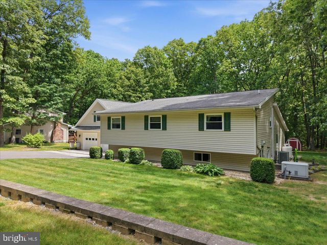 209 E MANOR LN, Lehighton, PA 18235