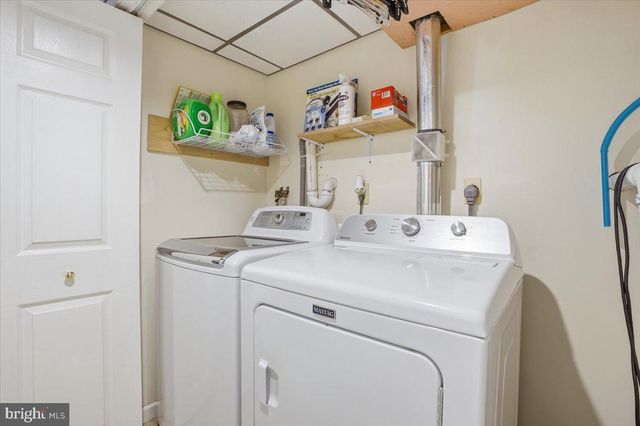 209 E MANOR LN, Lehighton, PA 18235