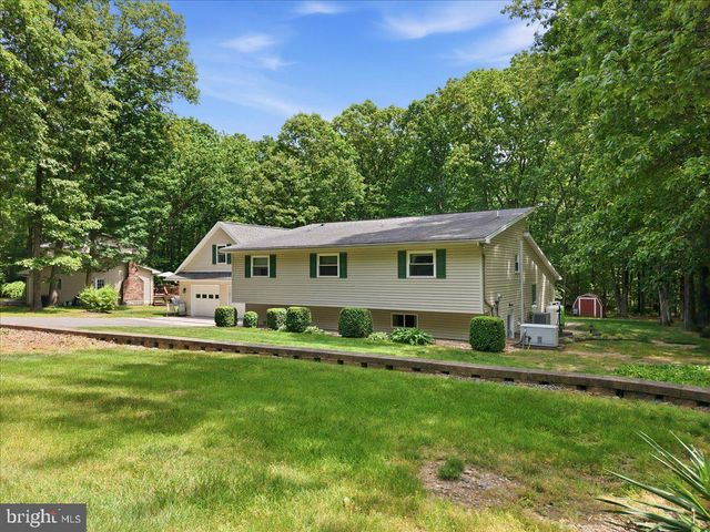 209 E MANOR LN, Lehighton, PA 18235