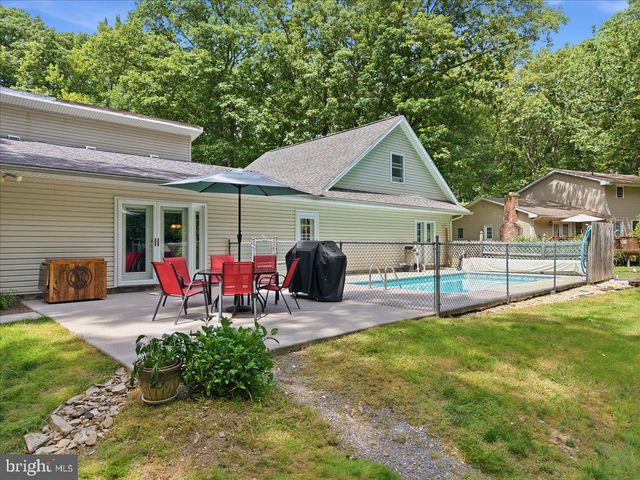209 E MANOR LN, Lehighton, PA 18235