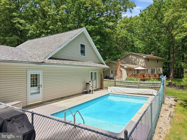 209 E MANOR LN, Lehighton, PA 18235