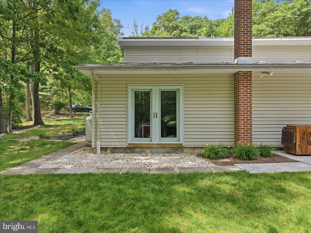 209 E MANOR LN, Lehighton, PA 18235