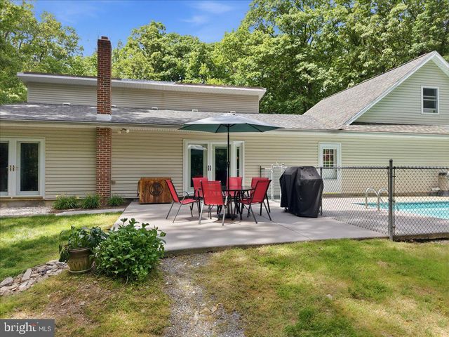 209 E MANOR LN, Lehighton, PA 18235