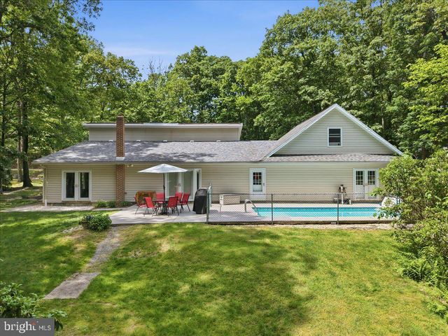 209 E MANOR LN, Lehighton, PA 18235