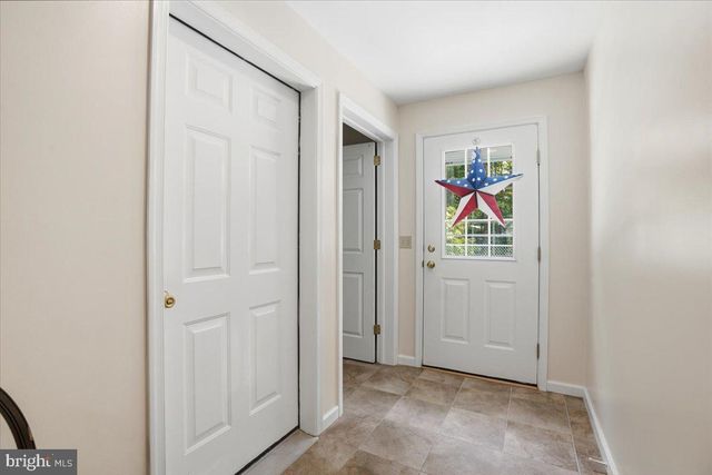 209 E MANOR LN, Lehighton, PA 18235