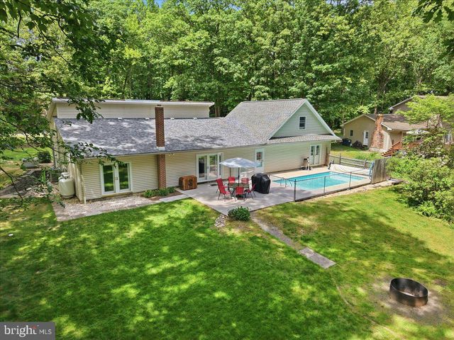 209 E MANOR LN, Lehighton, PA 18235