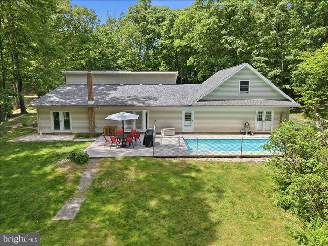 209 E MANOR LN, Lehighton, PA 18235