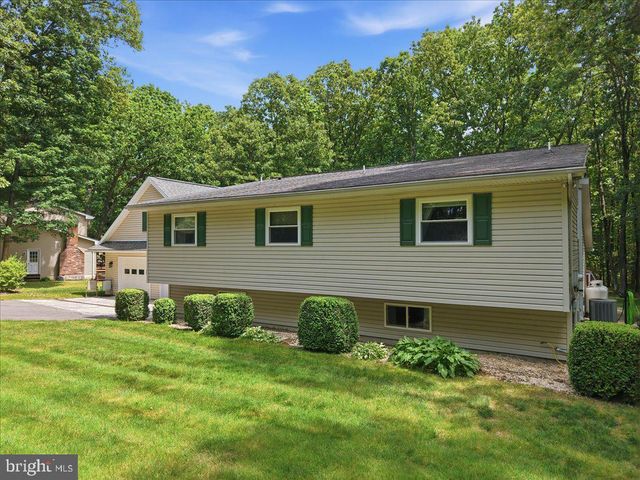 209 E MANOR LN, Lehighton, PA 18235