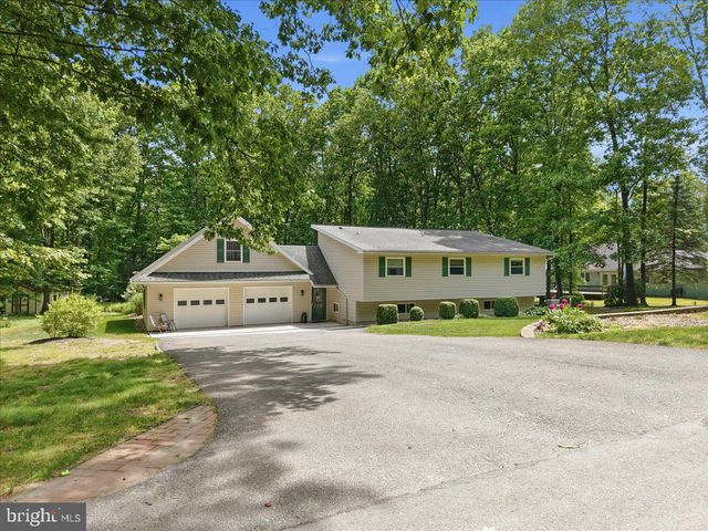 209 E MANOR LN, Lehighton, PA 18235