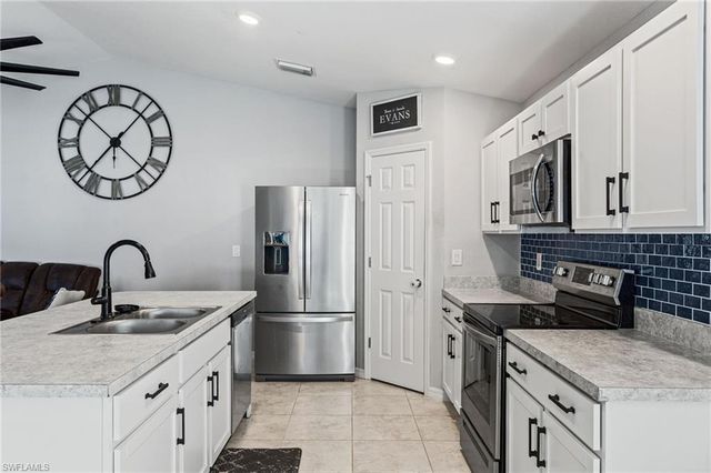 3306 NE 8th PL, Cape Coral, FL 33909