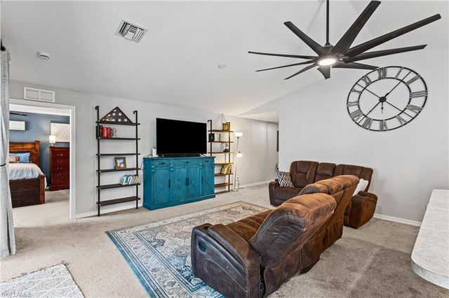 3306 NE 8th PL, Cape Coral, FL 33909