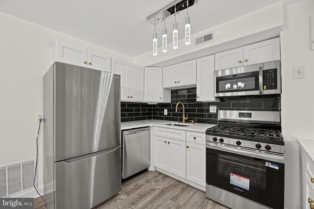 1630 N 10TH ST, Philadelphia, PA 19122