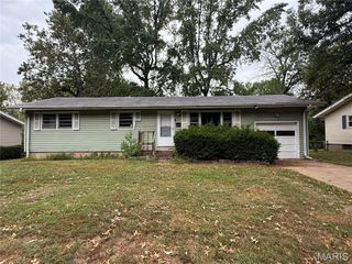 125 Forestwood Drive, St Louis, MO 63135