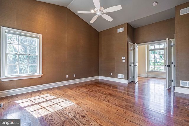 2061 FORGE RUN, Bethlehem, PA 18015