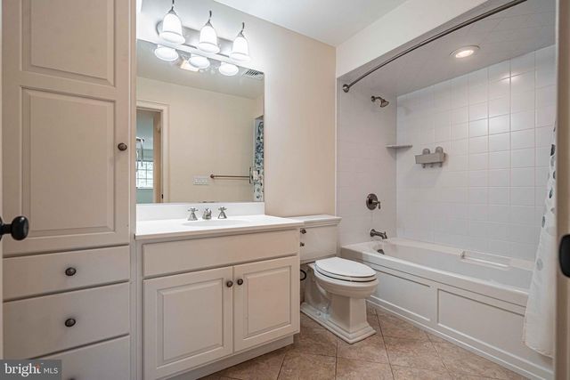 2061 FORGE RUN, Bethlehem, PA 18015