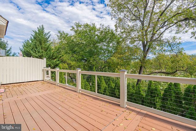 2061 FORGE RUN, Bethlehem, PA 18015