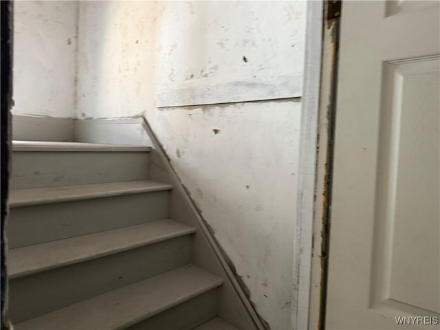 67 Holmes Street, Buffalo, NY 14207