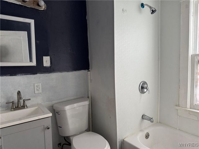 67 Holmes Street, Buffalo, NY 14207